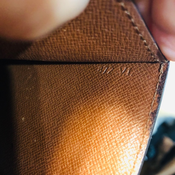 LV clutch in Epi Leather sold ❌luxonlinecanadafbpage - Picture 10 of 13